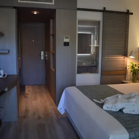 Minos Mare Ξενοδοχείο 4*